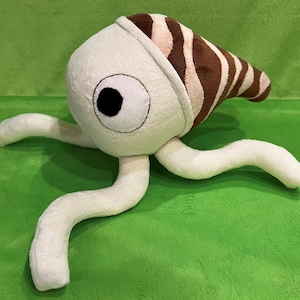 Cappucceetle Bugsnak from Bugsnax 13,7” x 8,7” (35 x 22 cm) Plush Toy Escarabaccino Cappucceja Lattesouro Scaraccino Cappuccimice カプチートル