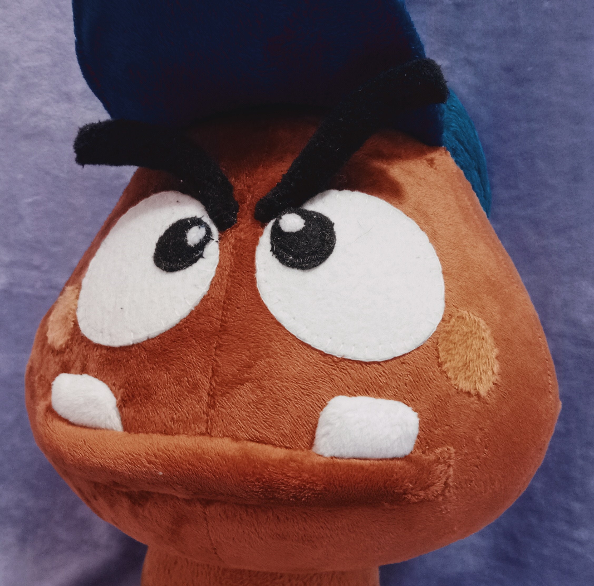 マリオのクリボー 13,8インチ (35 cm) キノコぬいぐるみ マリオのクリボー 13,8インチ (35 cm) キノコぬいぐるみ