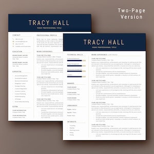 Op de afbeelding: Een cv-sjabloon van twee pagina's met een donkerblauw en gouden kleurenschema. Het cv is voor Tracy Hall en bevat secties voor contactgegevens, opleiding, expertise, werkervaring, technische vaardigheden, onderscheidingen, talen en interesses.