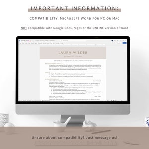 Pu&ograve; includere: Uno schermo di computer che mostra un modello di curriculum per Microsoft Word. Il modello di curriculum &egrave; progettato per un insegnante di scuola elementare e include sezioni per il profilo professionale, le competenze, l'esperienza lavorativa e l'esperienza di volontariato. Il testo sullo schermo dice "INFORMAZIONI IMPORTANTI: COMPATIBILIT&Agrave;: MICROSOFT WORD PER PC O MAC NON compatibile con Google Docs, Pages o la versione ONLINE di Word LAURA WILDER INSEGNANTE DI SCUOLA ELEMENTARE Non sei sicuro della compatibilit&agrave;? Mandaci un messaggio!"