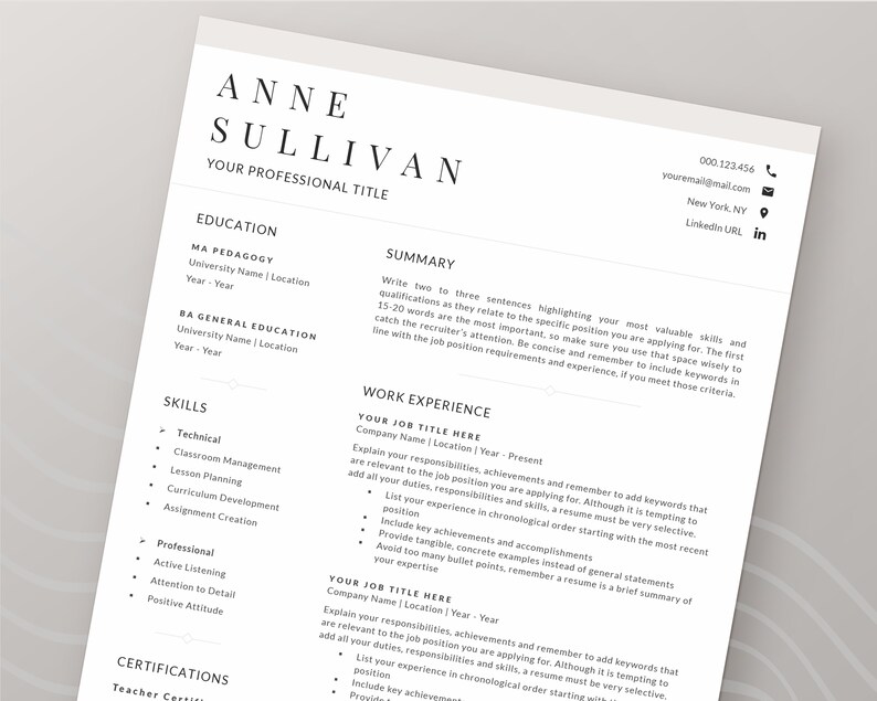 Peut inclure: Un mod&egrave;le de CV &eacute;pur&eacute; avec le nom "ANNE SULLIVAN" en haut. Le document comprend des sections pour l'&eacute;ducation, les comp&eacute;tences, l'exp&eacute;rience professionnelle et les certifications. La mise en page est simple, ax&eacute;e sur la lisibilit&eacute; et la pr&eacute;sentation professionnelle.