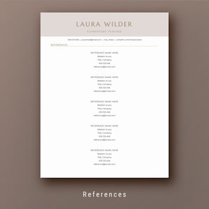 Pu&ograve; includere: Un modello di curriculum con il nome Laura Wilder e il titolo Insegnante di scuola elementare. Il curriculum include informazioni di contatto, una sezione per i riferimenti e un elenco di riferimenti con nomi, titoli, aziende, numeri di telefono e indirizzi e-mail.