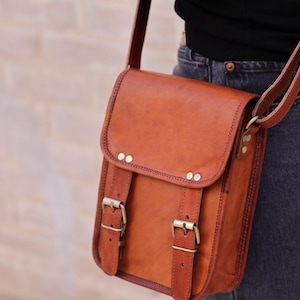 Kleine lange Ledertasche