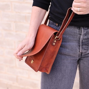 Mini lange Ledertasche mit Umschlag