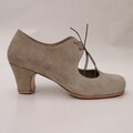 Professional Flamenco dance shoes, Custom, Handmade, Hornbeam, Studded Sole, Full-Grain leather