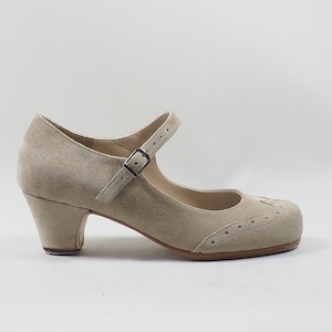Flamenco dance shoes, Hornbeam, Studded Sole, Full-Grain leather Beige Suede Flamenco Dance Shoes – Lace-Up Heel with Leather Sole
