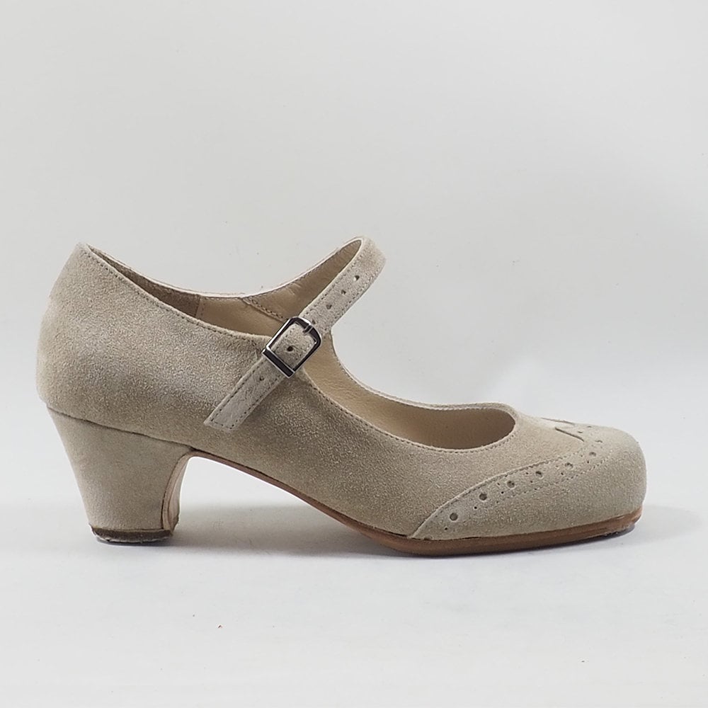 Flamenco dance shoes, Hornbeam, Studded Sole, Full-Grain leather Beige…
