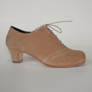 Professional Flamenco dance shoes, Custom, Handmade, Hornbeam, Studded Sole, Full-Grain leather