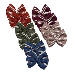 Gewellte Schweinchen Clips - Schleife auf Nylon | Schleife auf Clip | Schweinchen | Neugeborenen Schleife | Baby Schleife | Kleinkind Fliege | Baby Stirnband | Schleifen-Stirnband | Schweinchen