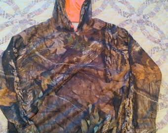 Mossy Oak Ladies X Large hoody camouflage with pink hood liner