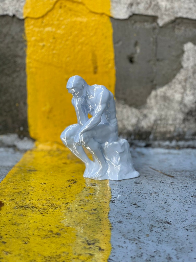Art Statue Retro Thinker 3D Model. Retro Thinker Statue 3D Printed