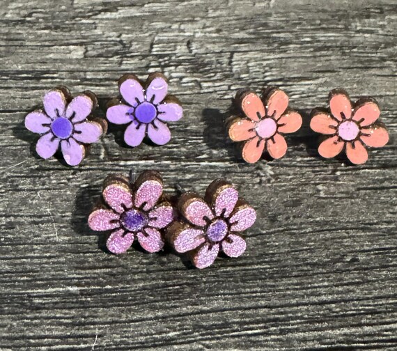 Hand‑Painted Flower Stud Earrings – Colorful Lightweight Jewelry, Spring & Summer Gift for Her