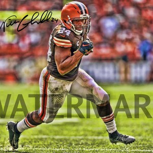 Nick Chubb Cleveland Browns Poster Art Autogramm NFL 4x6, 5x7, 8x10, 9x12, 11x14, 16x20, 18x24, 24x36 Personalisierte Geschenke für Geburtstag