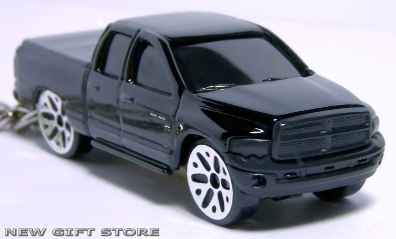 Rare Nice Key Chain Ring Fob Black Dodge Ram 1500 Pickup Truck Detailled Keyring New Custom Limited Edition or for Rear View Mirror Hanger