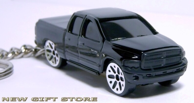 Rare Nice Key Chain Ring Fob Black Dodge Ram 1500 Pickup Truck Detailled Keyring New Custom Limited Edition or for Rear View Mirror Hanger