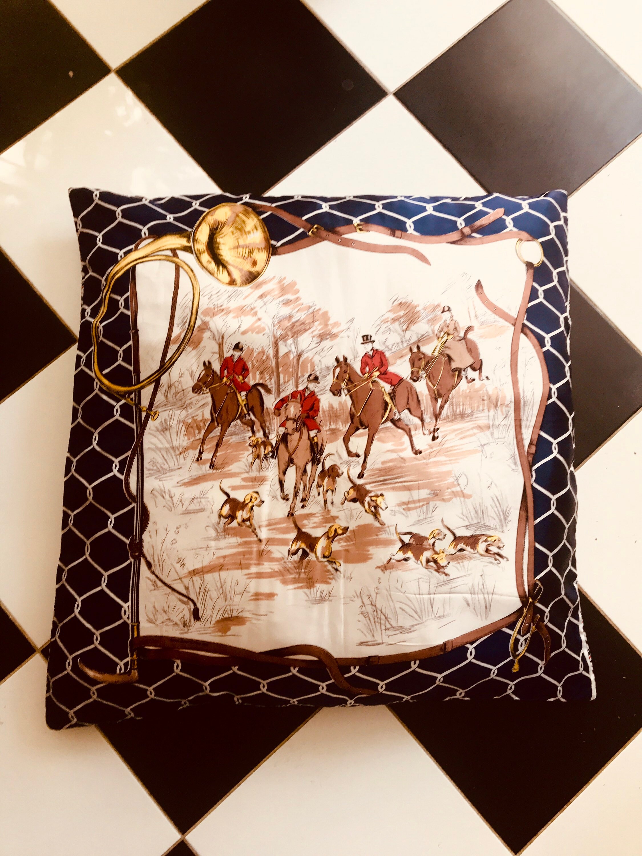 LARGE SQUARE CUSHION NIGHTS WITH HER
