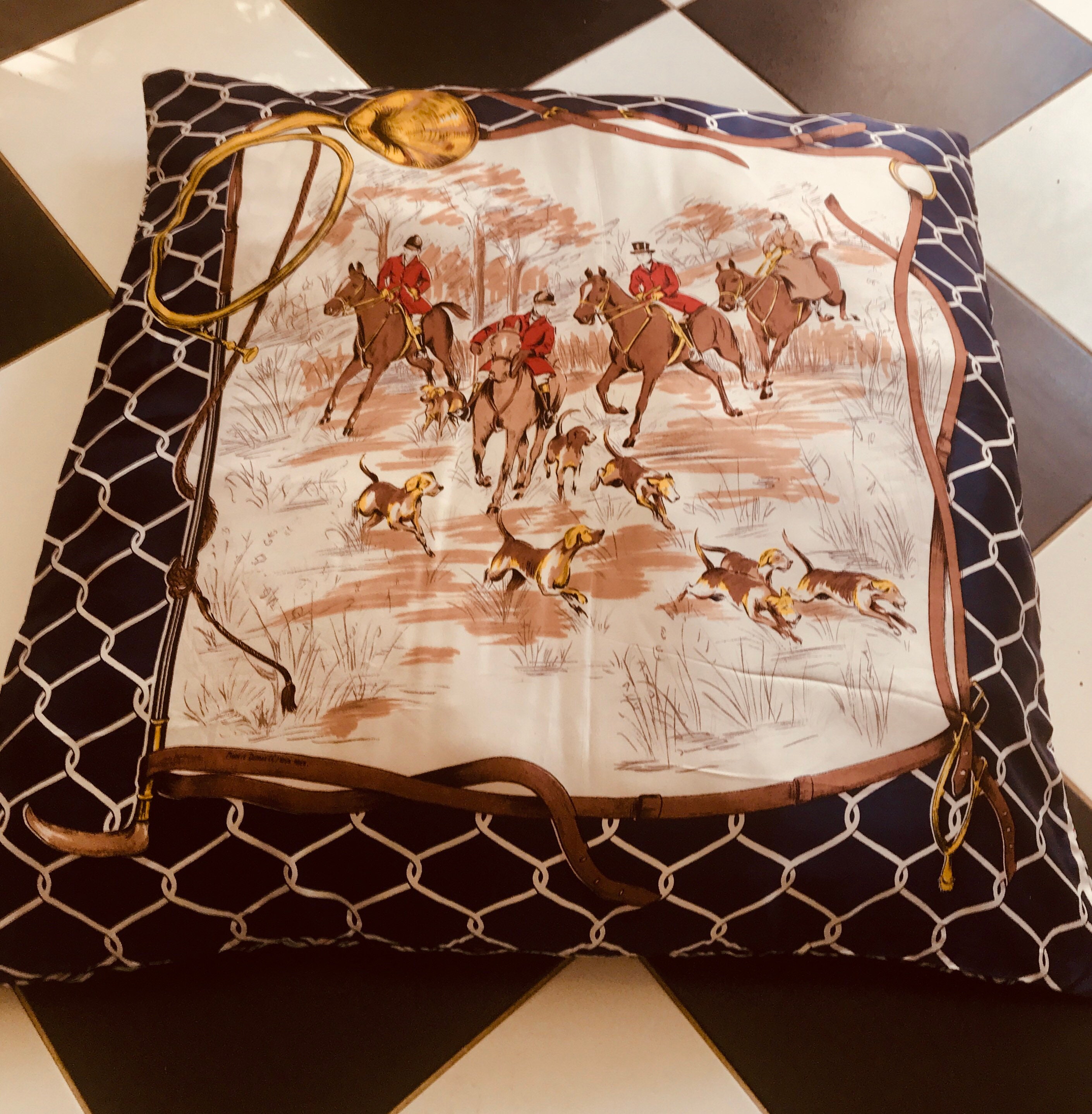 LARGE SQUARE CUSHION ITS ALL OVER TORERO main image 1