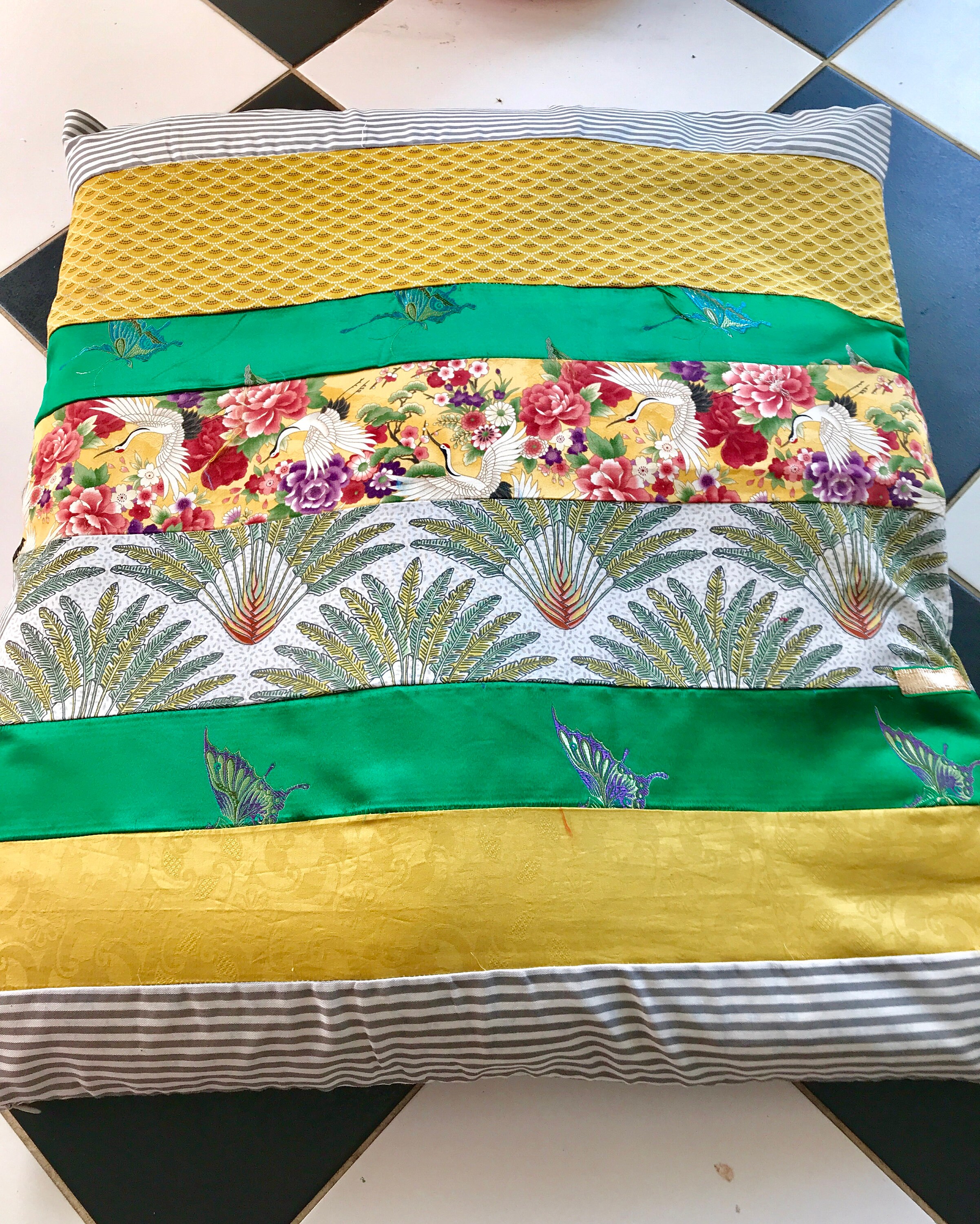 Coussin Plat en Patchwork Fait Main Piece Unique Vert et Jaune