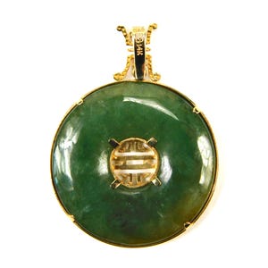 Vintage 14K Yellow Gold Jade Luck Pendant: Hong Kong Jewelry
