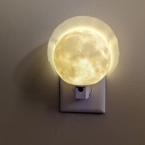 3D Printed Moon LED Night Light: Lithophane Lunar Decor