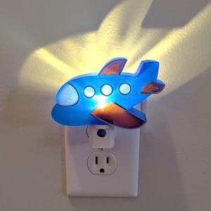 Airplane LED Night Light: 3D Printed Dusk-to-Dawn Plug-In