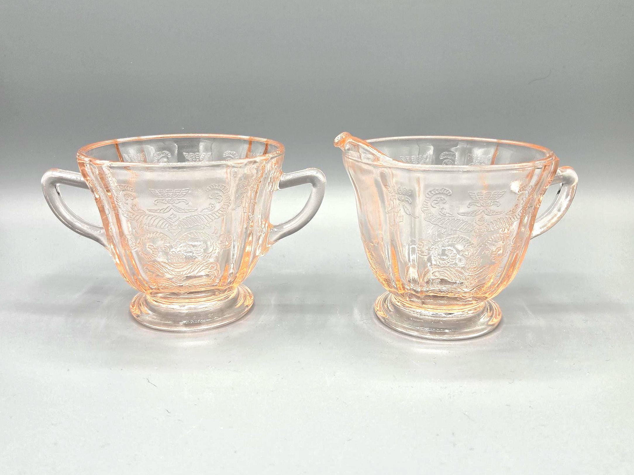 フェデラルグラス社製のピンクデプレッショングラスのセット 1930年代にフェデラル・グラス社が製造したヴィンテージのマドリッド