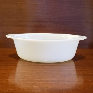 Fire-King Vintage Oval Milk Glass 1.5 Quart Casserole Dish #467
