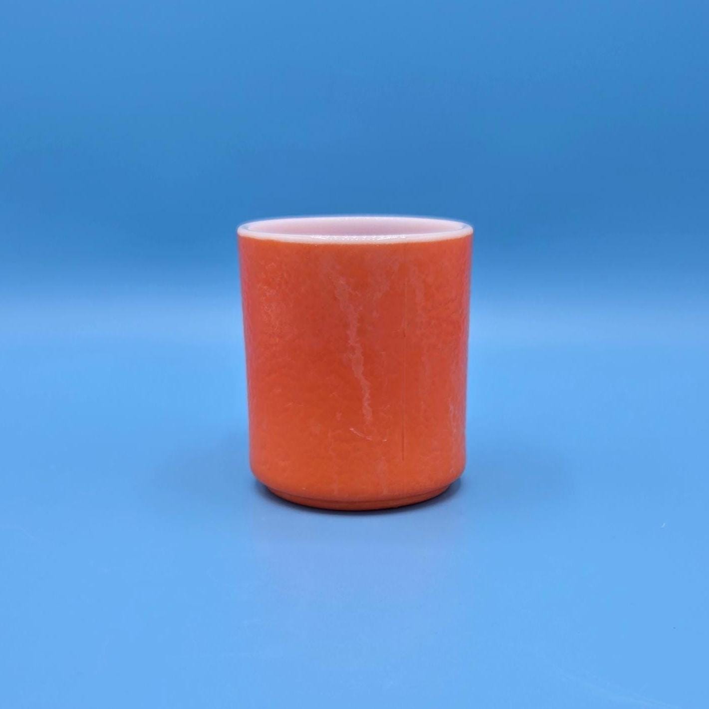 Set de 6 tasses orange plastique et verre années 70