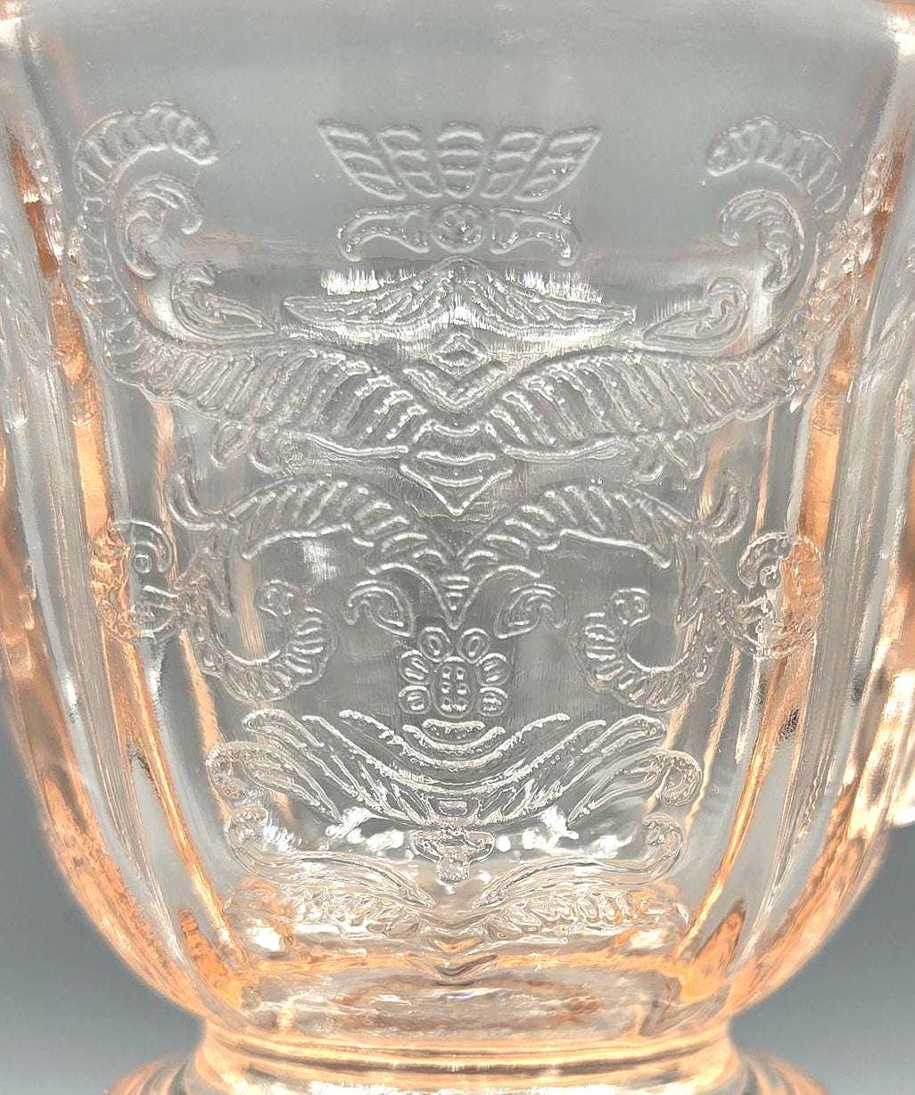 1930年代にフェデラル・グラス社が製造したヴィンテージのマドリッド