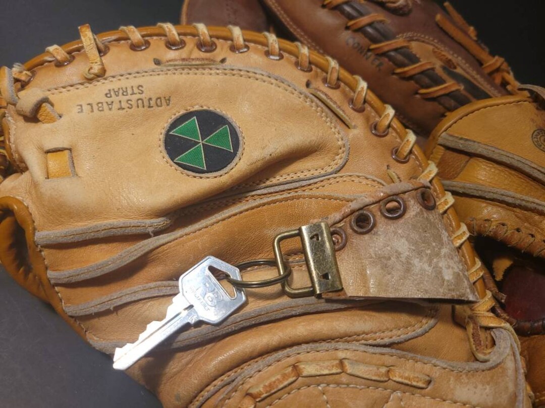Vintage Baseball Glove Keychain Etsy