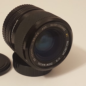 SOLIGOR C/D 35-70mm f3.5-4.5 MC  Zoom+Macro Lens Pentax PK-Mount w/ caps