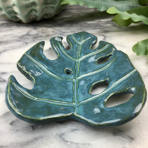 Philodendron Monstera Leaf Soap holder | Zero Waste Hand Ceramic Jewelry