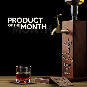 Conjunto de Dispensador de Uísque de Madeira Personalizado com Nome em Relevo e Porta-Copos de Madeira, para Bar, Pub, Vinho, Vodka e Outras Bebidas Alcoólicas. Fonte de Uísque de Madeira.