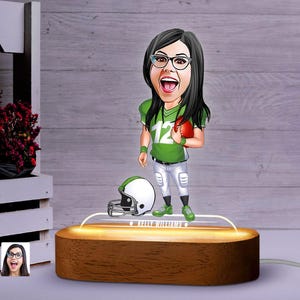 Ciondolo da calcio con caricatura a LED personalizzata con supporto in legno naturale, regalo di anniversario, luce notturna a LED con caricatura personalizzata