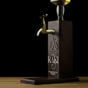 Personalisierter geprägter Name Holz Raki-Spender, Wein, Wodka, Whisky, Spender, Whisky-Brunnen, Getränkespender, Getränkespender