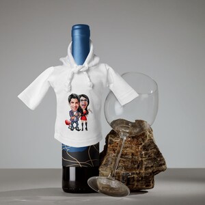 Gepersonaliseerde cartoon paar T-shirt alcoholische drankfles, decoratie thuisbar, aangepaste whisky, wijn, wodka, T-shirt bierfles, woondecoratie