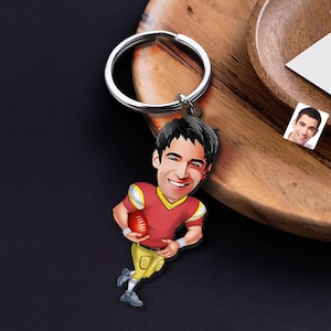 Portachiavi con caricatura personalizzata del football americano, regalo per lui, portachiavi Cosbaby personalizzato, regalo di compleanno, ritratto dei cartoni animati, bobblehead