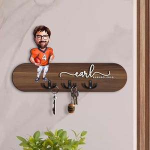 Organizer per ingresso in legno 3D personalizzato con cartone animato di football americano, portachiavi in legno, regalo di inaugurazione della casa, disegno di caricatura personalizzato