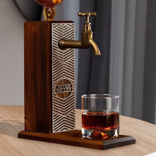 Nombre en relieve personalizado Dispensador de whisky de madera, Dispensador de madera, Dispensador de licor, Fuente de whisky, Dispensador de bebidas, Dispensador de bebidas