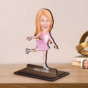 Estatueta de patinação no gelo de desenho animado de madeira 3D personalizada, presente de Natal, retrato de patinador no gelo de desenho animado personalizado, presente de aniversário, presente para ela