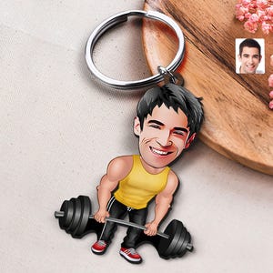 Schlüsselbund mit personalisierter Gewichtheber Karikatur, Geschenk für Ihn, Benutzerdefinierte Cosbaby Schlüsselanhänger, Freund Geschenk, Cartoon Portrait, Wackelkopf