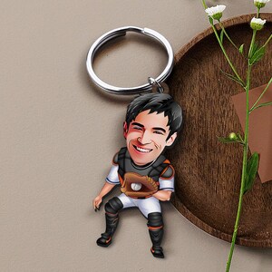 Schlüsselanhänger mit personalisierte Baseball Spieler Karikatur, Geschenk für Ihn, Custom Cosbaby Schlüsselanhänger, Geburtstagsgeschenk, Cartoon Portrait, Bobblehead