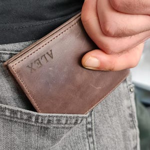 6 Stück personalisierte Brieftasche, Herren Brieftasche, Brieftasche mit Gravur, Vatertagsgeschenk für Papa, Leder Brieftasche, benutzerdefinierte Brieftasche, Freund Geschenk für ihn