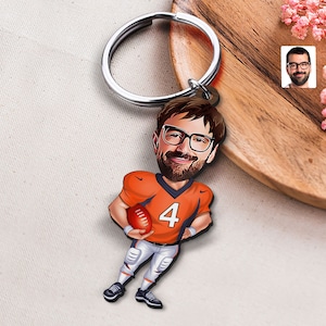 Portachiavi con caricatura personalizzata del football americano, regalo per lui, portachiavi Cosbaby personalizzato, regalo di compleanno, ritratto dei cartoni animati, bobblehead