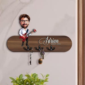 Gepersonaliseerde 3D-organizer houten hal met cartoon gitarist, houten sleutelhouder, housewarmingcadeau, aangepaste karikatuur, kerstcadeau