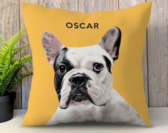 Könnte beinhalten: Ein gelbes Kissen mit einem weißen Französischen Bulldoggen darauf. Der Hund schaut in die Kamera und hat schwarze Markierungen um die Augen. Der Text "OSCAR" ist in Schwarz auf dem Kissen gedruckt.