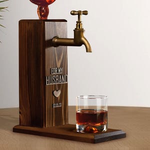Personalized Embossed Name Wooden Whiskey Dispenser, Wood Dispenser, Alcohol Dispenser, Whiskey Fountain, Beverage Dispenser, Gift for Dad