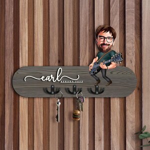 Gepersonaliseerde 3D-organizer houten hal met cartoon gitarist, houten sleutelhouder, housewarmingcadeau, aangepaste karikatuur, kerstcadeau