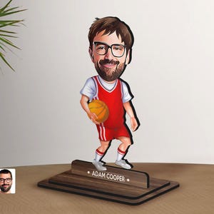 Gepersonaliseerde 3D houten cartoon basketbalbeeldje trinket, kerstcadeau, aangepaste cartoon basketbalportret, verjaardagscadeau, cadeau voor hem