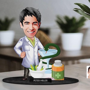 Personalized 3D Wooden Cartooned Pharmacist Figurine Trinket, Custom Cartoon Pharmacy Portrait, Birthday Gift, Christmas Gift, Gift for Him